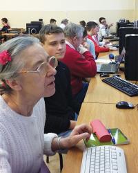 Trwają warsztaty komputerowe dla seniorów